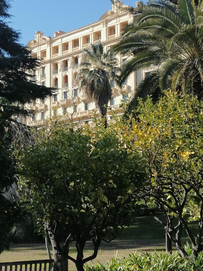Imperial Palace Bord De Mer Menton Buitenkant foto